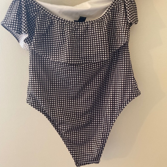 🌼 Strapless * Ruffled * Gingham SUIT 🔥 - Picture 5 of 10